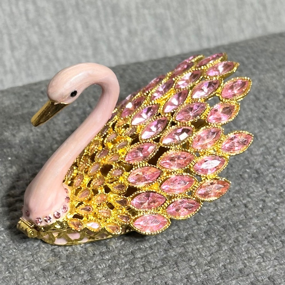 Jeweled Swan Trinket Box
Gold Pink Rhinestone Enamel
Hinged Keepsake Decor